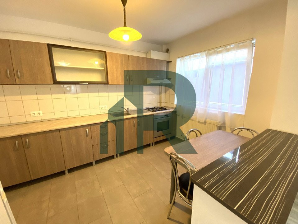 Apartament decomandat cu 2 camere si balcon in Cartierul Lazaret