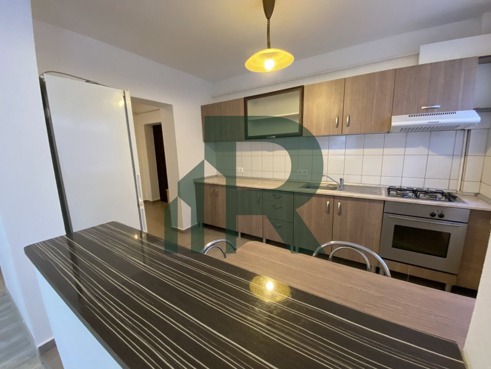 Apartament decomandat cu 2 camere si balcon in Cartierul Lazaret