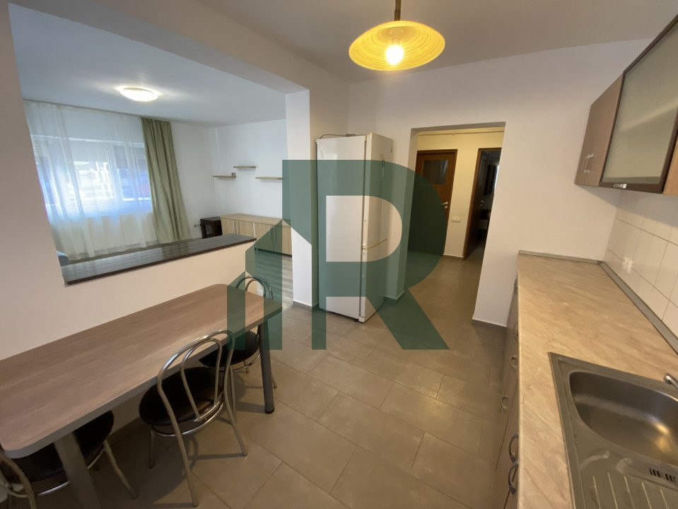 Apartament decomandat cu 2 camere si balcon in Cartierul Lazaret