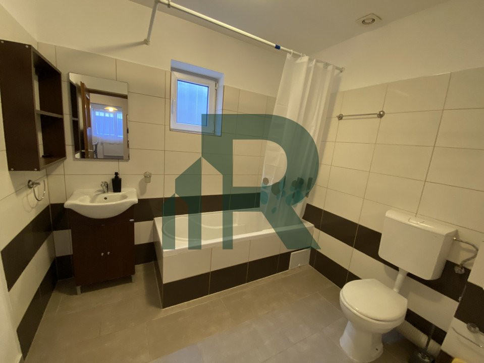 Apartament decomandat cu 2 camere si balcon in Cartierul Lazaret