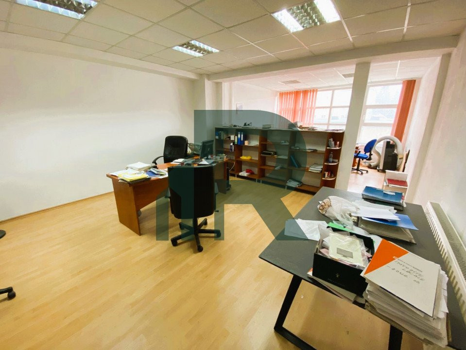 Spatiu open-space generos pretabil birou in zona centrala din Sibiu