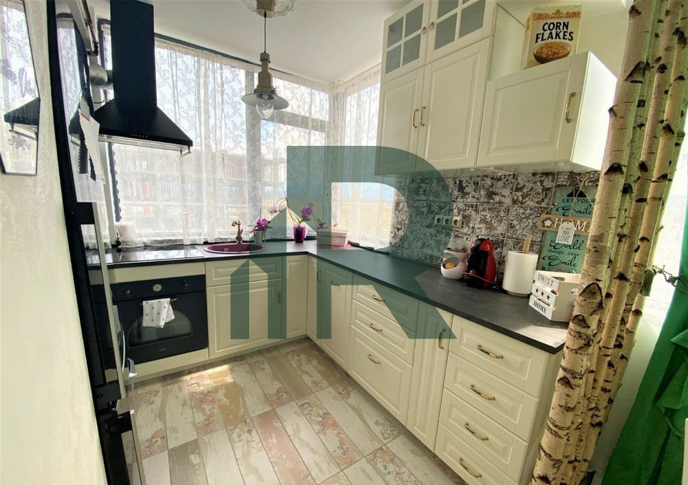 Apartament modern cu 3 camere balcon si parcare privata