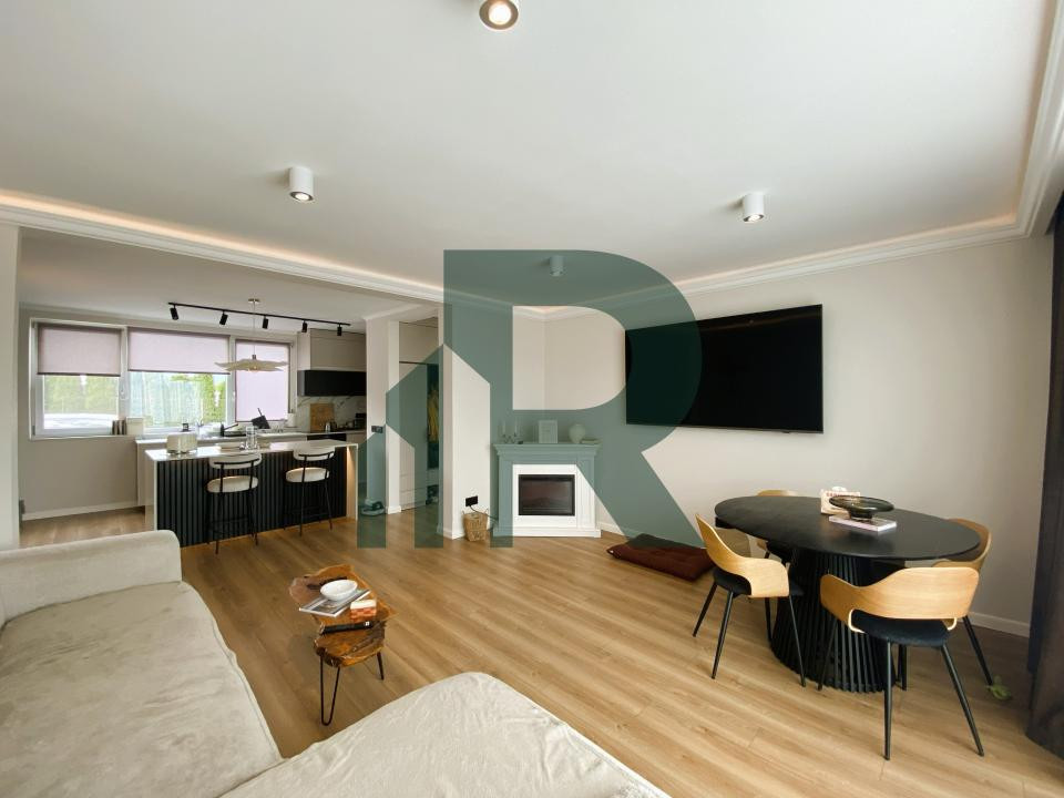 Duplex cu 4 camere 2 bai si curte libera 200 mp in Cisnadie