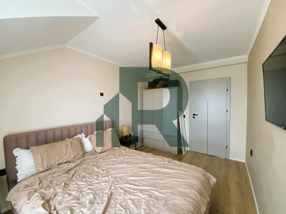 Duplex cu 4 camere 2 bai si curte libera 200 mp in Cisnadie