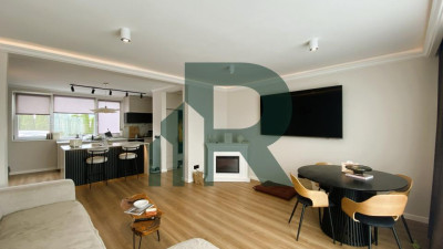 Duplex cu 4 camere 2 bai si curte libera 200 mp in Cisnadie
