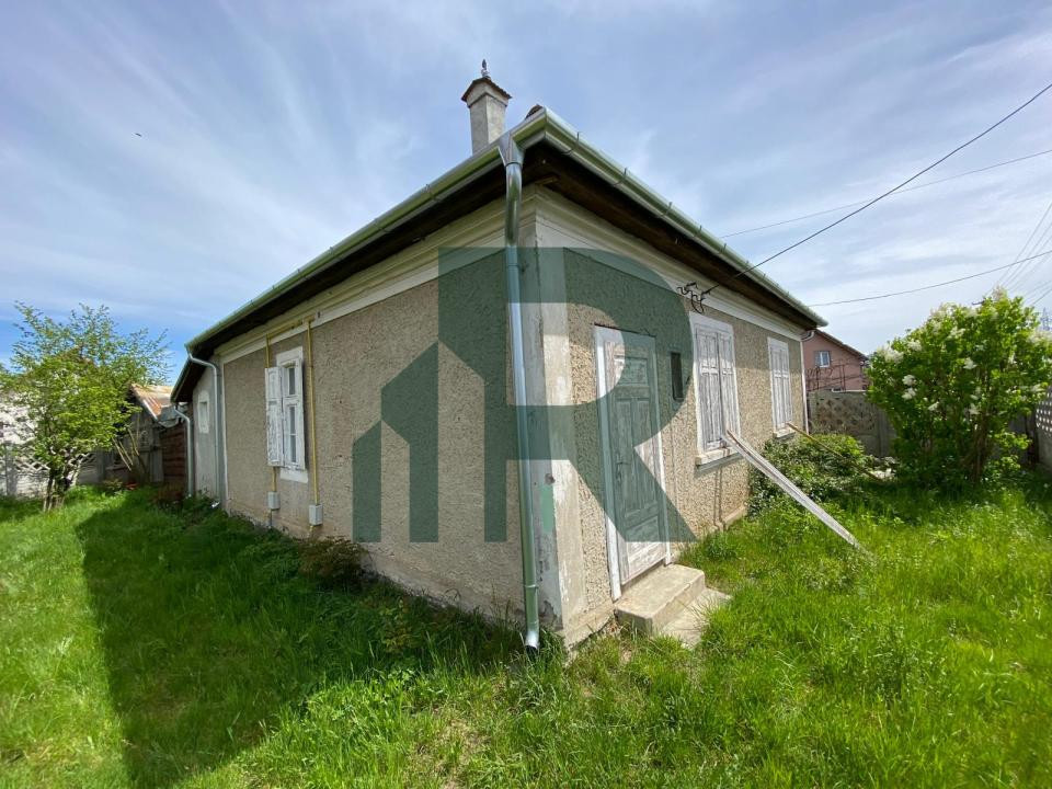 Casa individuala cu 3 camere si teren 1200 mp in Avrig