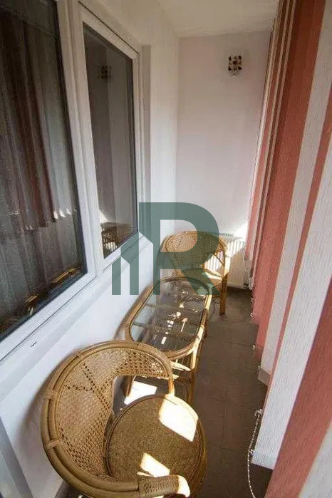 Apartament cu 3 camere, balcon si pivnita in Vasile Aaron
