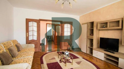 Apartament cu 3 camere, balcon si pivnita in Vasile Aaron