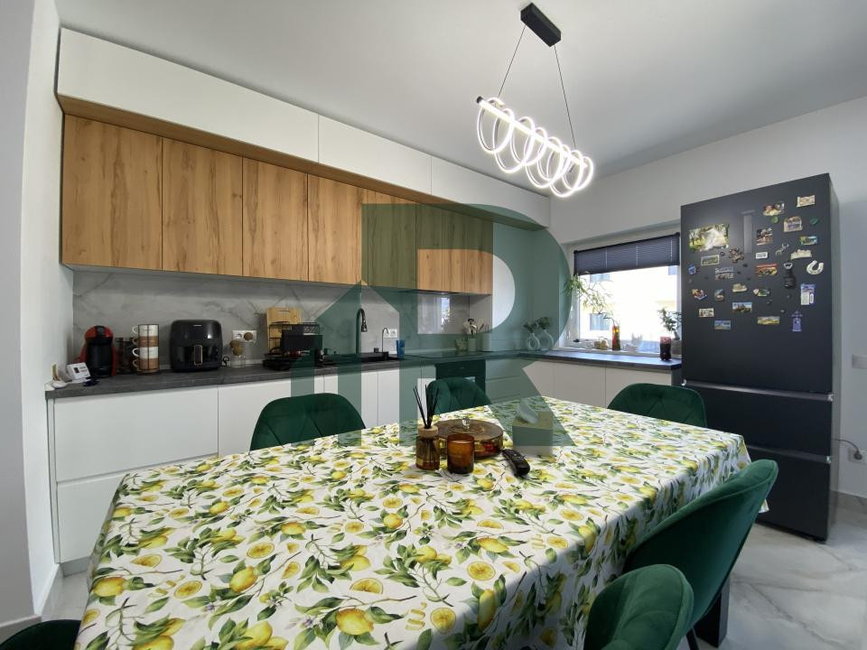 Apartament modern cu 3 camere balcon si parcare privata Dna Stanca