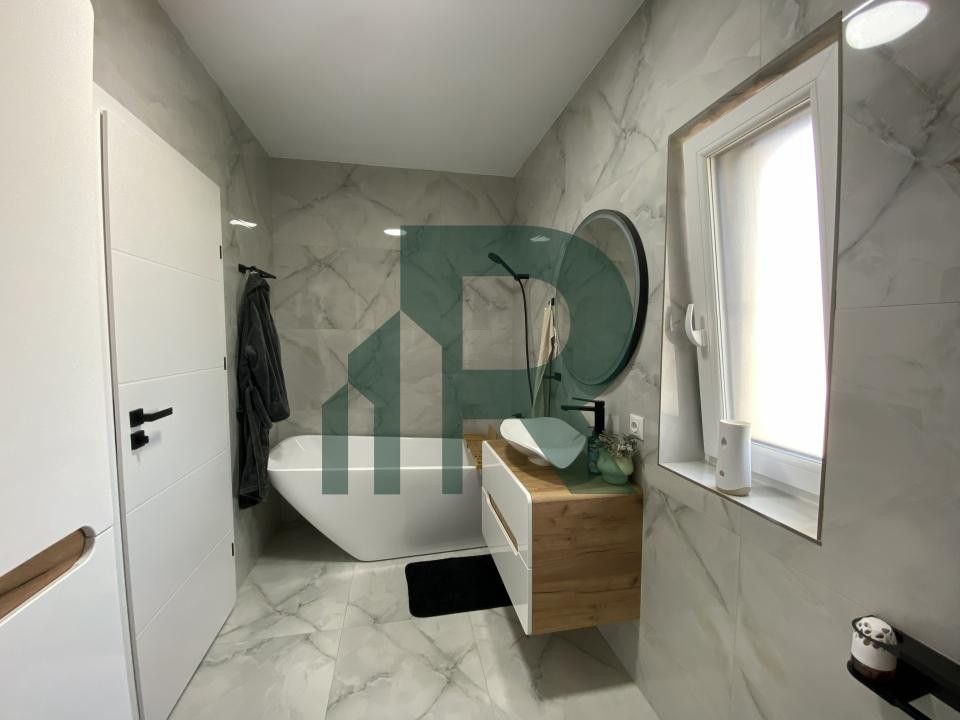 Apartament modern cu 3 camere balcon si parcare privata Dna Stanca