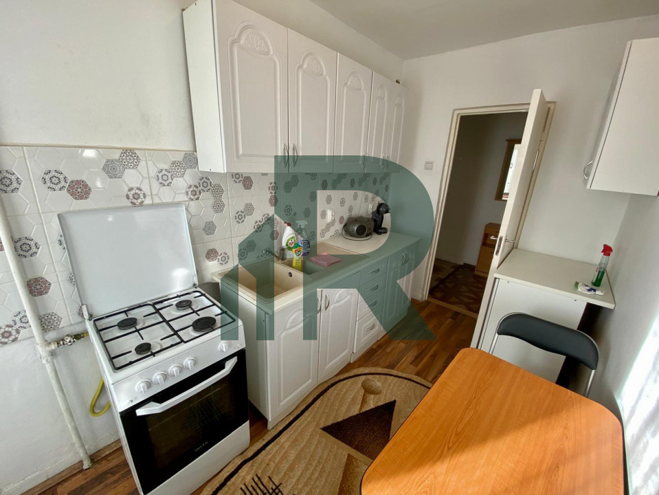 Apartament cu 3 camere si balcon generos pe Mihai Viteazul 