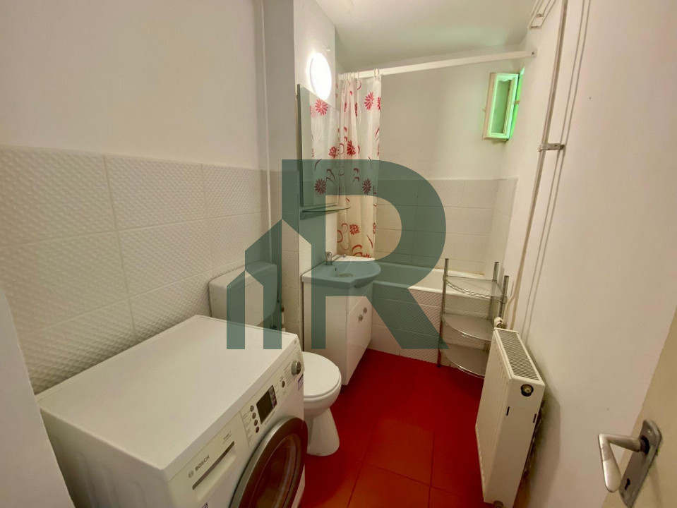 Apartament cu 3 camere si balcon generos pe Mihai Viteazul 