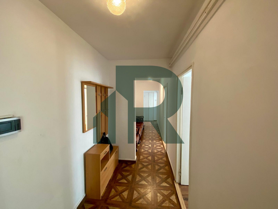 Apartament cu 3 camere si balcon generos pe Mihai Viteazul 