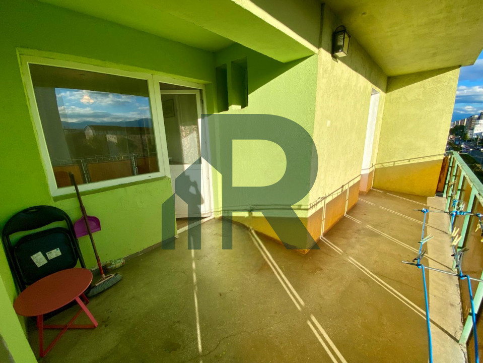Apartament cu 3 camere si balcon generos pe Mihai Viteazul 