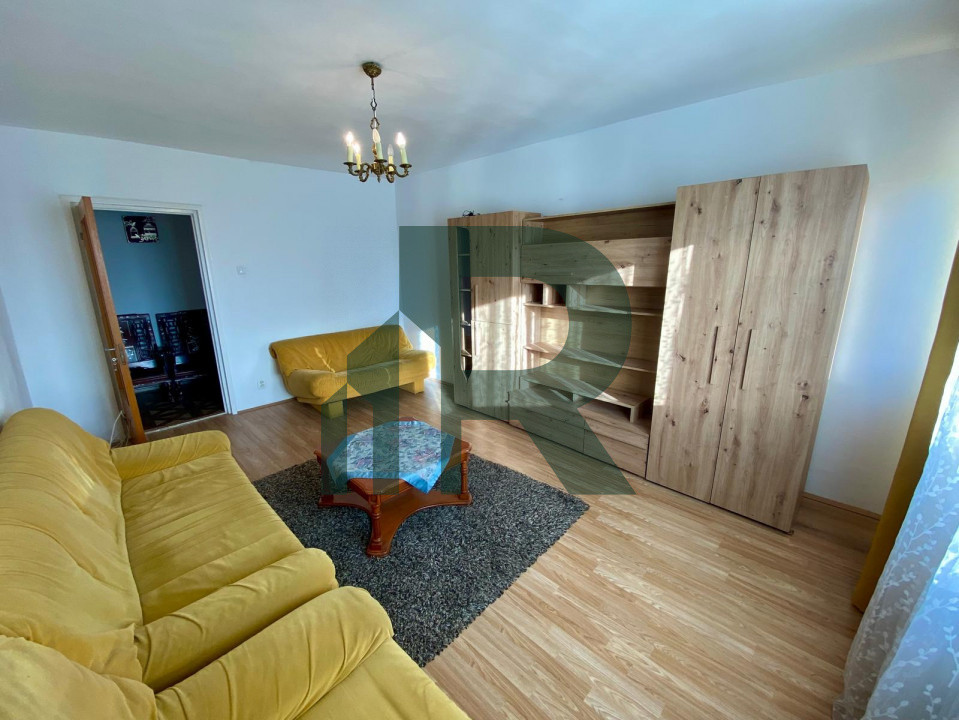 Apartament cu 3 camere si balcon generos pe Mihai Viteazul 