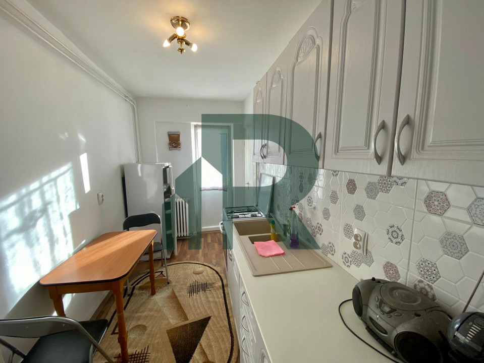 Apartament cu 3 camere si balcon generos pe Mihai Viteazul 